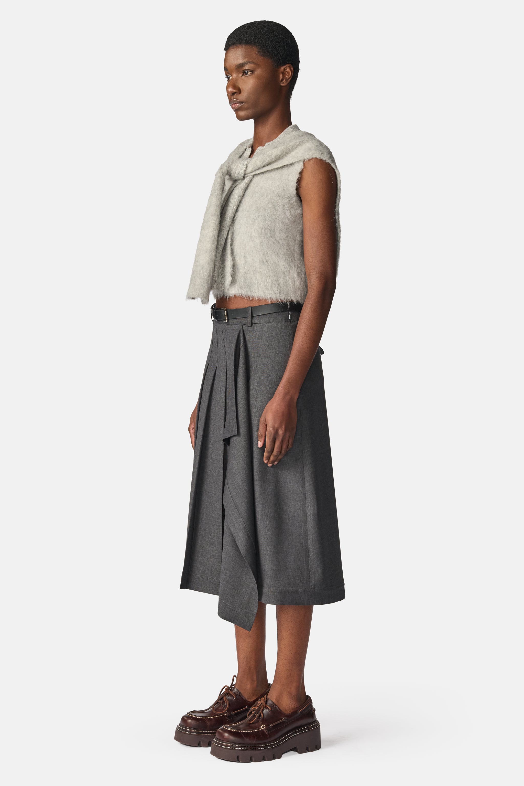 Cropped Sleeveless Polo Knit With Scarf