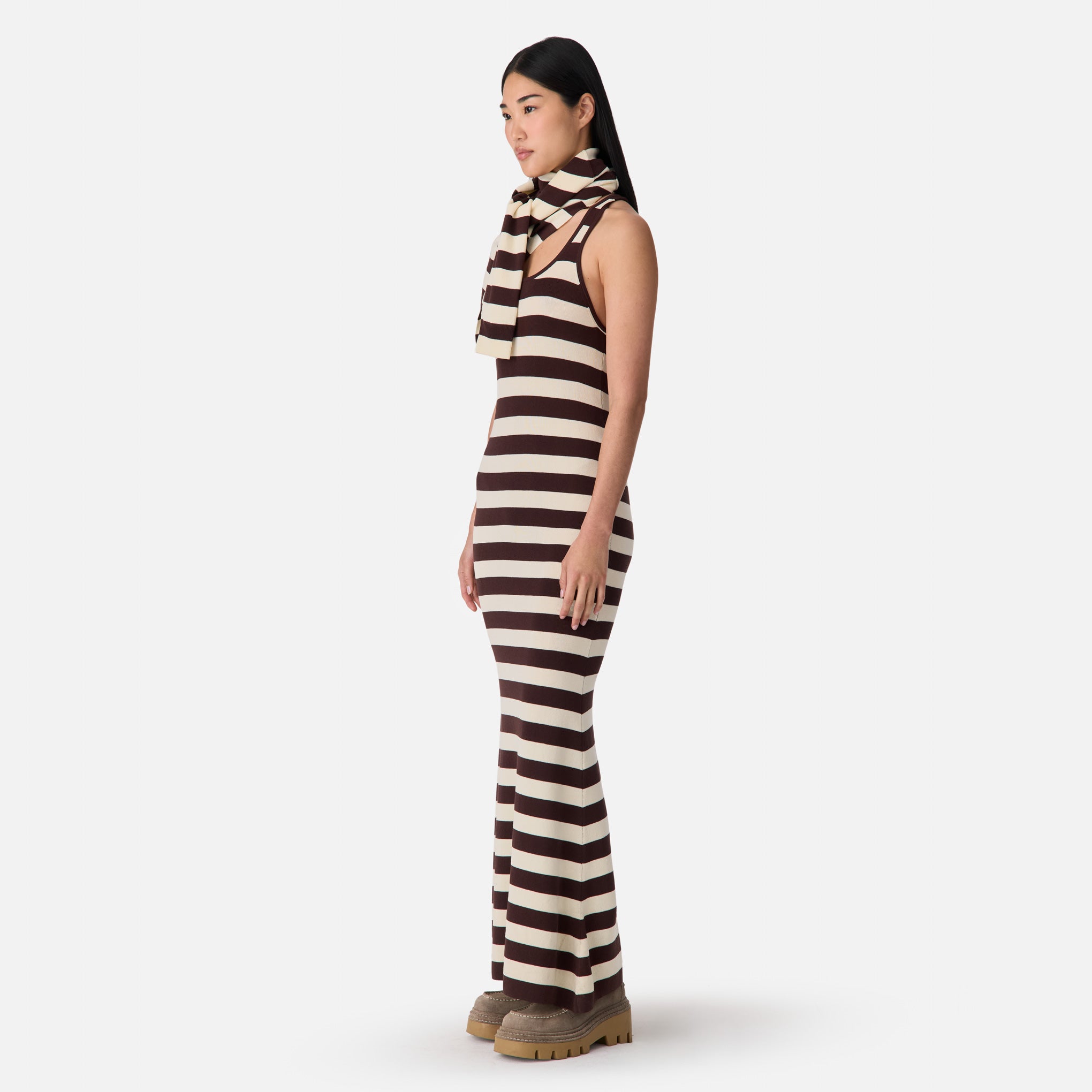 knotted maxi dress Vestido Paris - Piedra Crafted from our signature sueded stretch fabric Elan Coastal Knot Maxi Dress