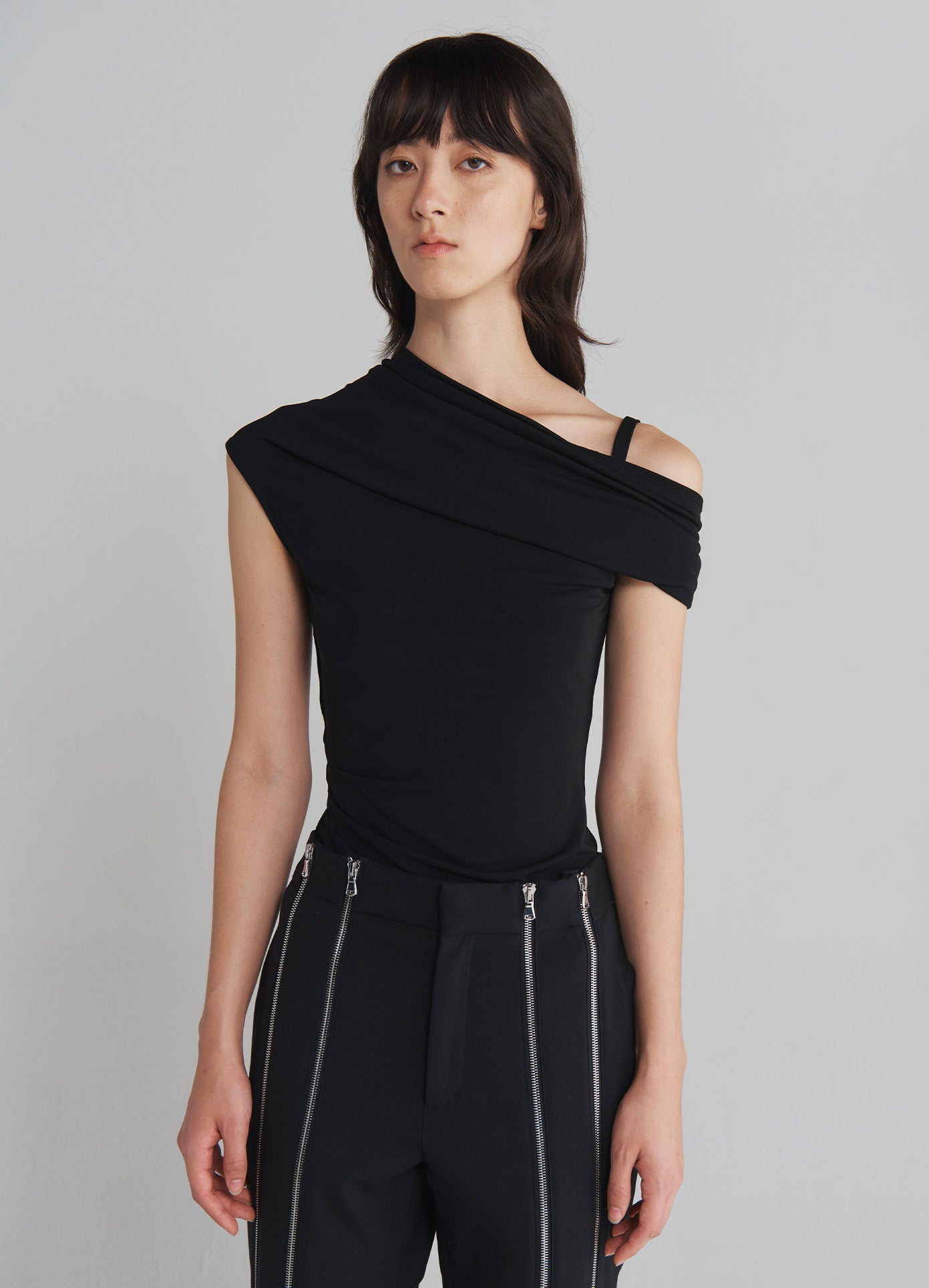 MONSE Zippered Tailored Trousers in Black on model front top view